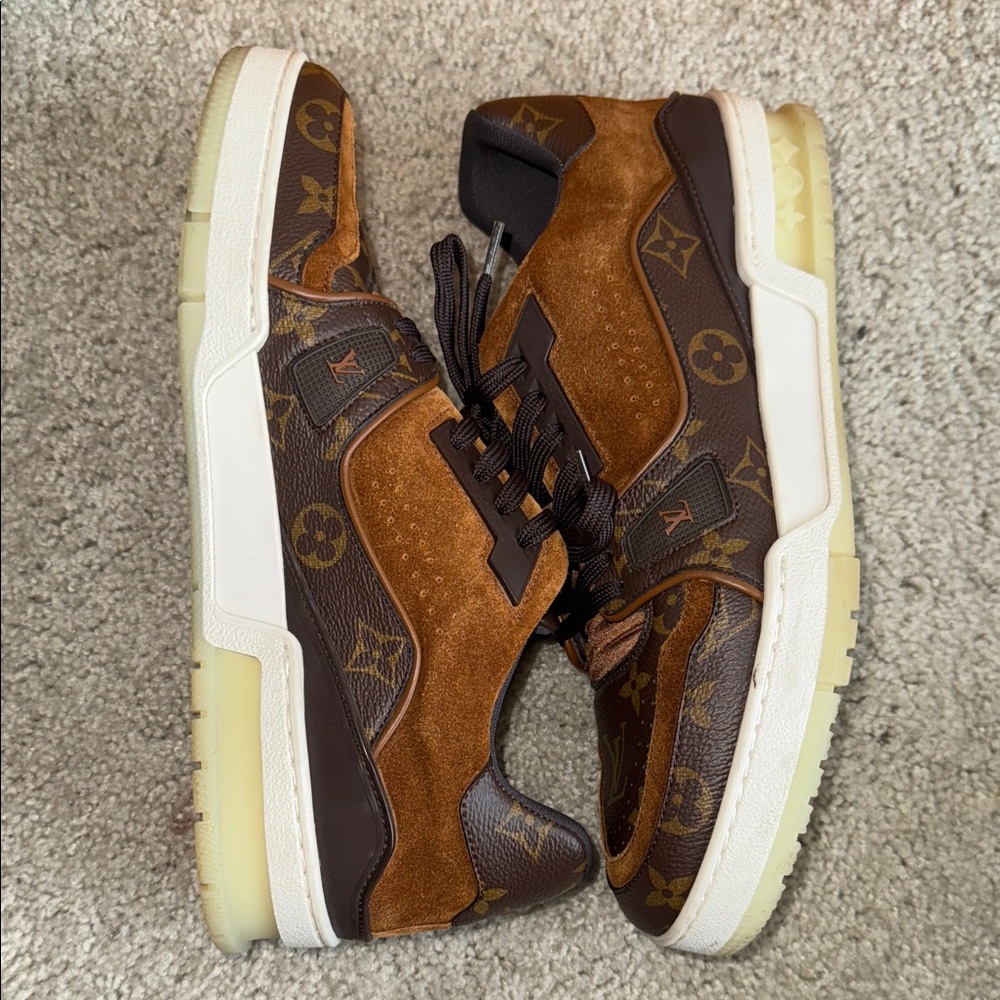 AUTHENTIC Louis Vuitton Men's Dark Brown and Black Sneakers - Picture 4 of 7